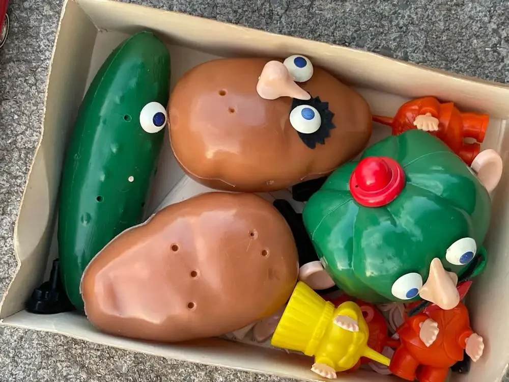 Vintage Hasbro Cooky The Cucumber With Mr. Potato Head Toy Set #2052